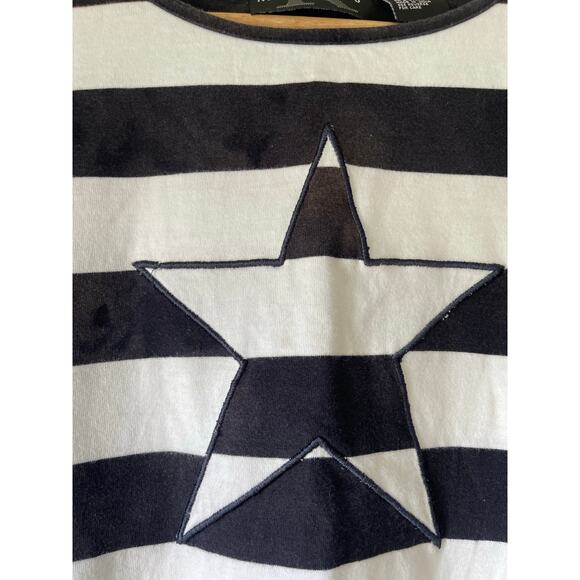 90s Requirements Black & White Stripe Tee with Star Embroidery - Picture 2 of 6